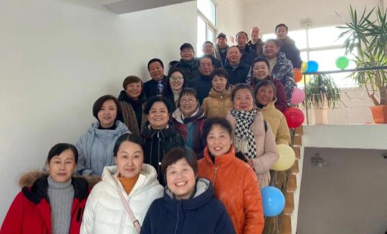 石塔湖校区声乐大二（3）班举办期末联欢会